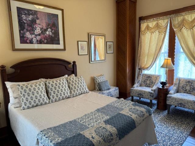 Woodbine Inn And Restaurant Madisonville Esterno foto