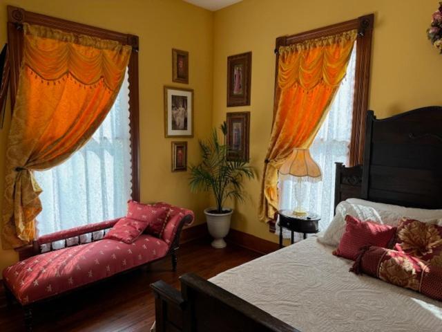 Woodbine Inn And Restaurant Madisonville Esterno foto