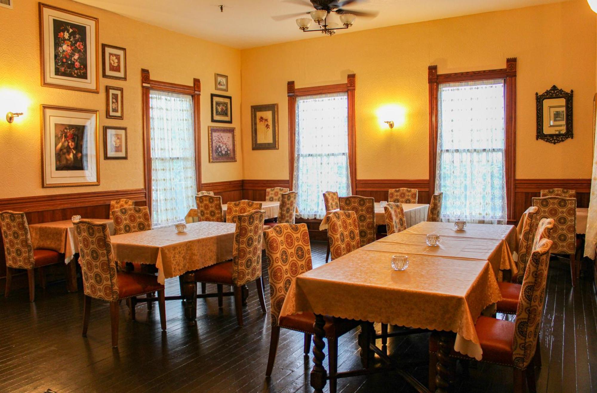 Woodbine Inn And Restaurant Madisonville Esterno foto